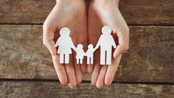 【社労士NEWS】子ども・子育て支援金が4月スタート！給与計算の変更点と対応方法