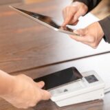 【社労士NEWS】賃金のデジタル払いとは？導入手順と労使協定・同意取得の注意点